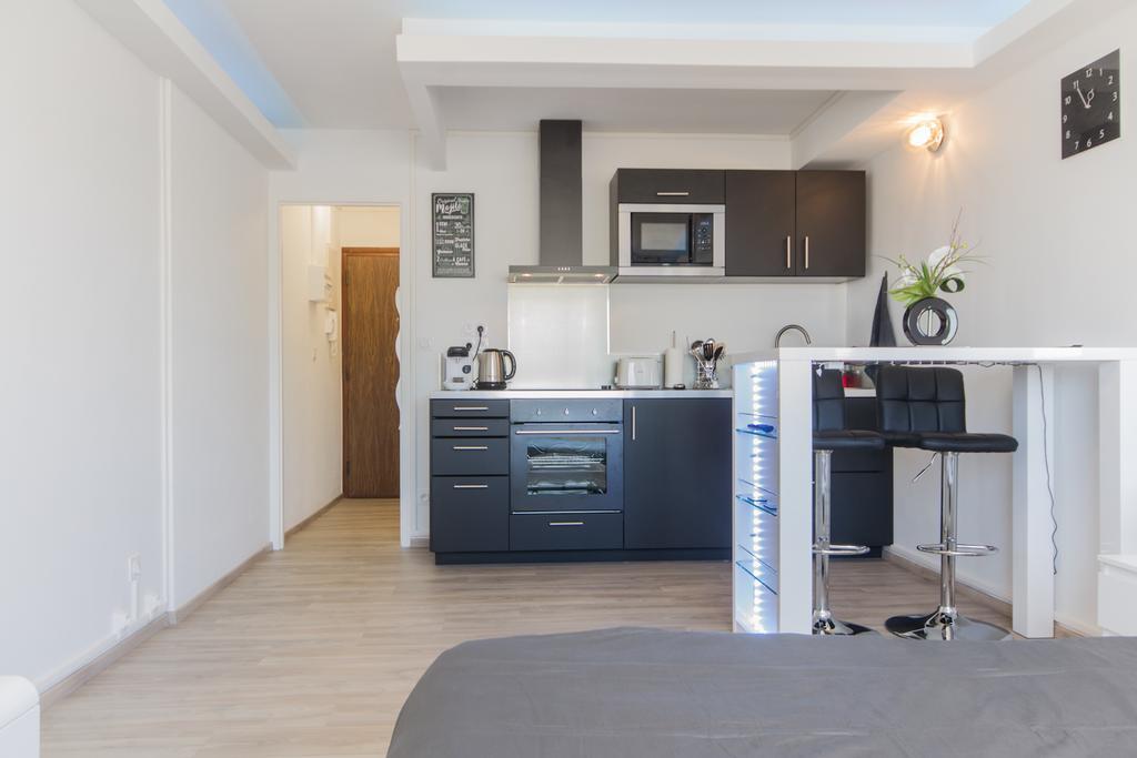 Sweethome Dijon - Black & White Exterior foto